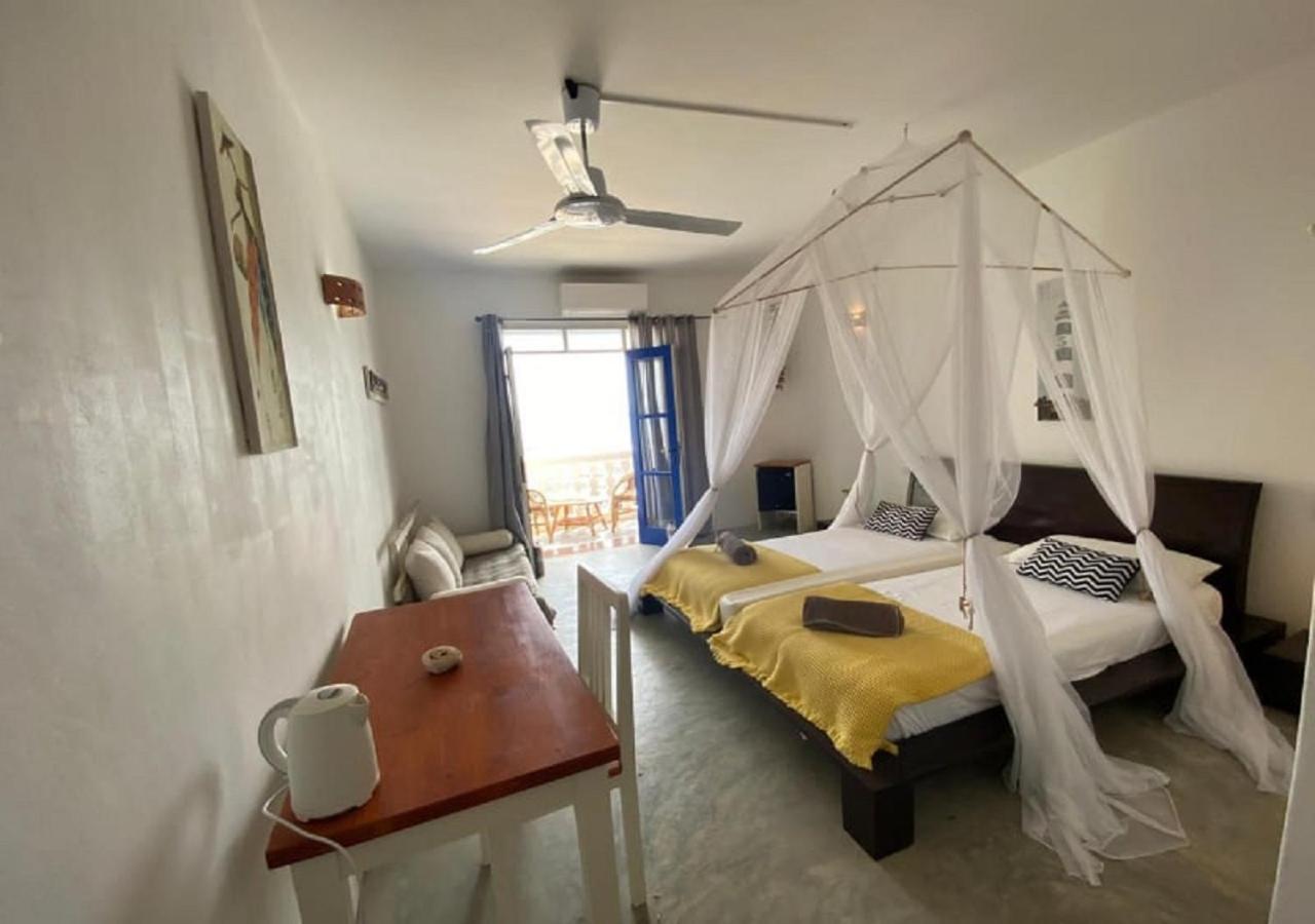 Nos Kasa Bed & Breakfast ซาลเรย์ ภายนอก รูปภาพ